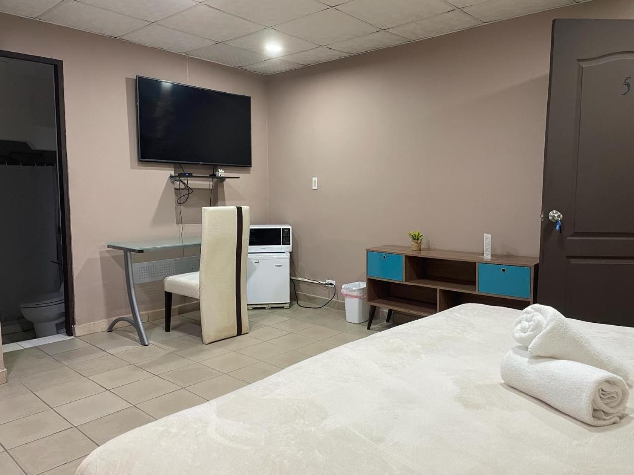 Hostal El Prado Panama Zewnętrze zdjęcie